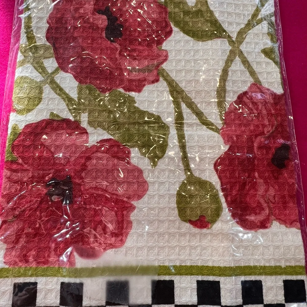 NWT, MacKenzie-Childs adorable 100% cotton waffle weave Poppy Dish Towel - Picture 4 of 7
